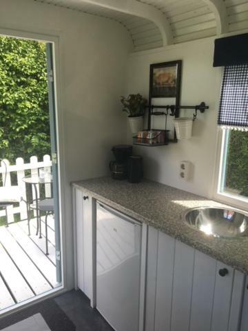 Shepherds Hut Oostvoorne Exterior photo